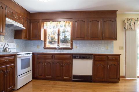 28 Tara Ln, Woonsocket, RI 02895 photo 10