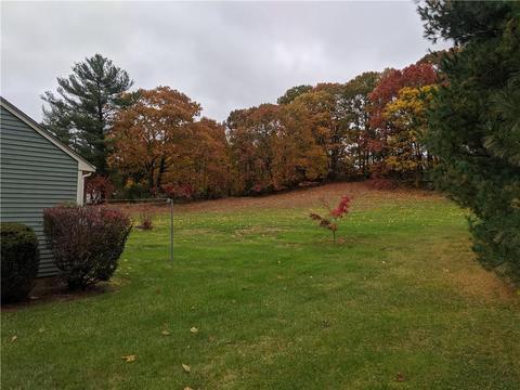 28 Tara Ln, Woonsocket, RI 02895 photo 3