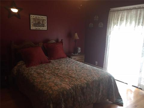 4 Edison St, Warwick, RI 02889 photo 3