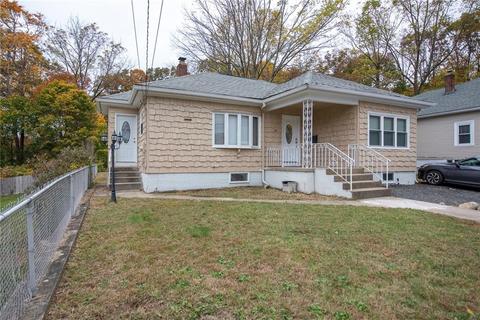 28 Hebert St, Coventry, RI 02816 photo 1