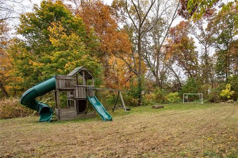 28 Hebert St, Coventry, RI 02816 photo 3