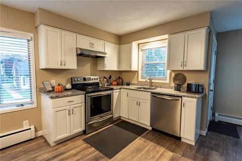 28 Hebert St, Coventry, RI 02816 photo 5