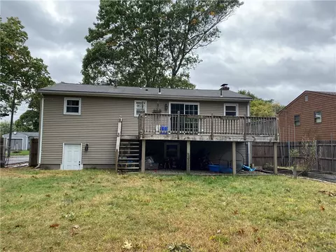 54 Custer St, Warwick, RI 02889 photo 3