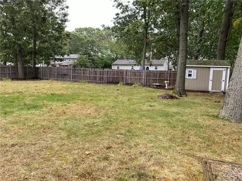 54 Custer St, Warwick, RI 02889 photo 2