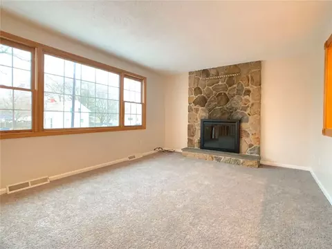 54 Custer St, Warwick, RI 02889 photo 5