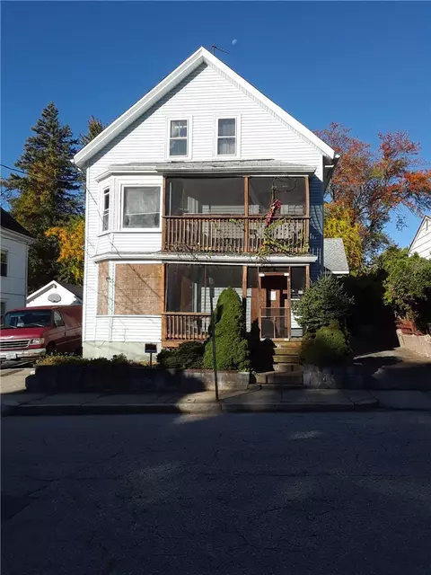 69 Summit St, Woonsocket, RI 02895 photo 1