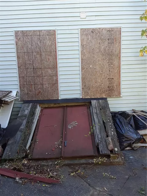 69 Summit St, Woonsocket, RI 02895 photo 6
