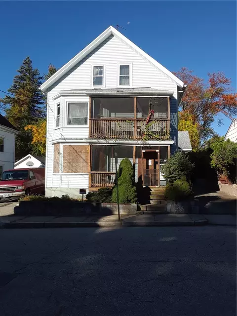 69 Summit St, Woonsocket, RI 02895 photo 2