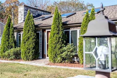 83 Founder Ave, Warwick, RI 02886 photo 1