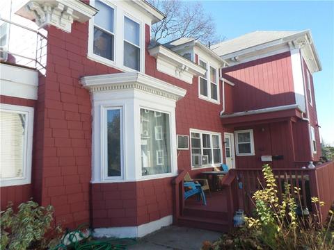 569 Park Ave, Woonsocket, RI 02895 photo 2