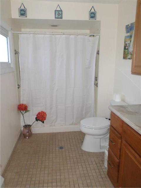 569 Park Ave, Woonsocket, RI 02895 photo 9