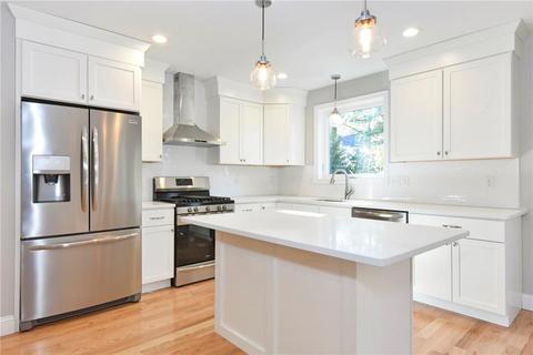 64 Bruce Ln, Warwick, RI 02886 photo 3