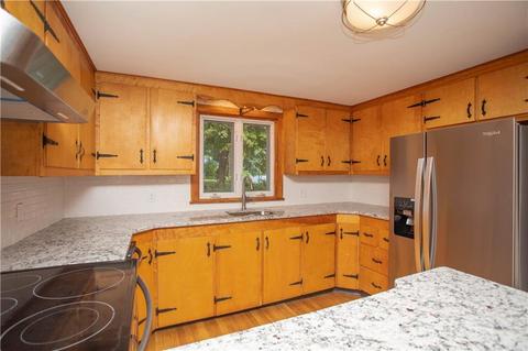 4 Ode Ct, Warwick, RI 02886 photo 9