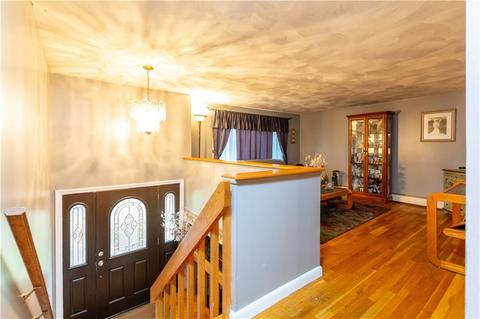 7 Daniel Dr, Coventry, RI 02816 photo 4