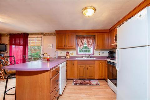 7 Daniel Dr, Coventry, RI 02816 photo 9