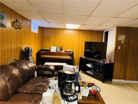 272 Killingly St, Providence, RI 02909 photo 5
