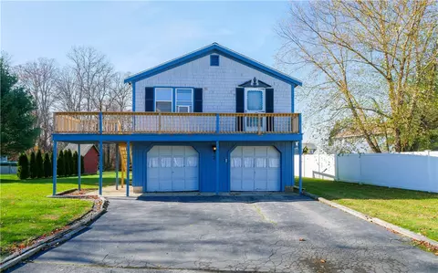 3 Kenny Dr, Warren, RI 02885 photo 2