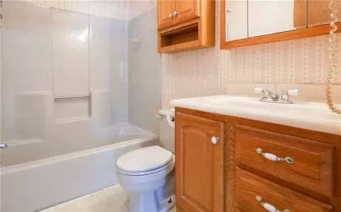3 Kenny Dr, Warren, RI 02885 photo 10
