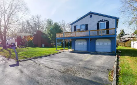 3 Kenny Dr, Warren, RI 02885 photo 1