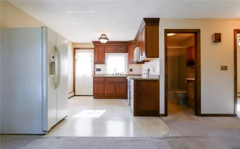 3 Kenny Dr, Warren, RI 02885 photo 6