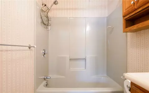 3 Kenny Dr, Warren, RI 02885 photo 11