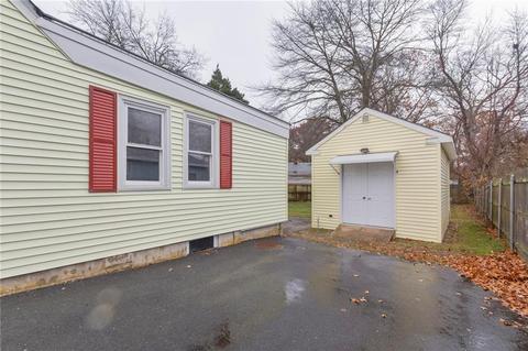 52 Brightside Ave, Warwick, RI 02889 photo 4