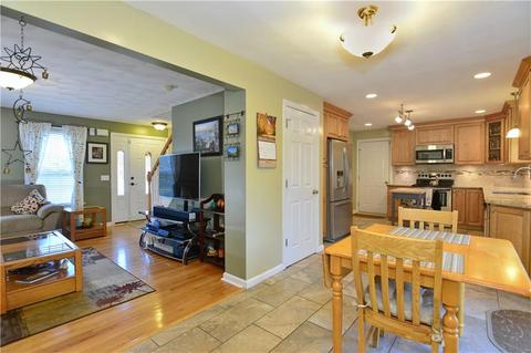 60 Cobblestone Ter, Coventry, RI 02816 photo 7