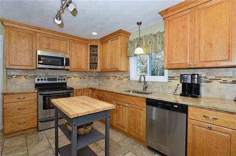60 Cobblestone Ter, Coventry, RI 02816 photo 4