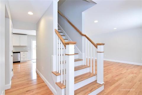 20 View Ave, Warwick, RI 02886 photo 3