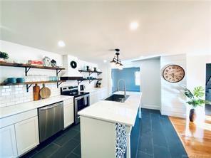 35 Bailey St, Brooklyn, CT 06234 photo 2