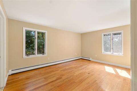 53 Castle Heights Ct, Woonsocket, RI 02895 photo 9