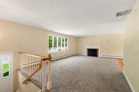 53 Castle Heights Ct, Woonsocket, RI 02895 photo 4