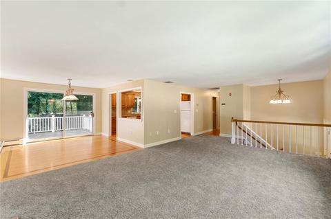 53 Castle Heights Ct, Woonsocket, RI 02895 photo 5