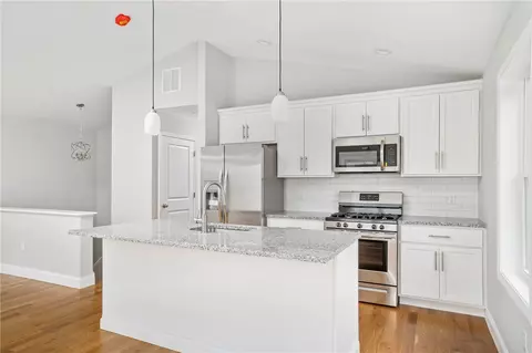 71 Cadora Ave, Warwick, RI 02886 photo 3