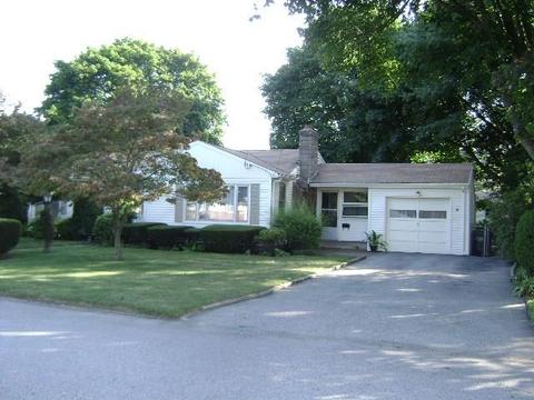 372 Potters Ave, Warwick, RI 02886 photo 1