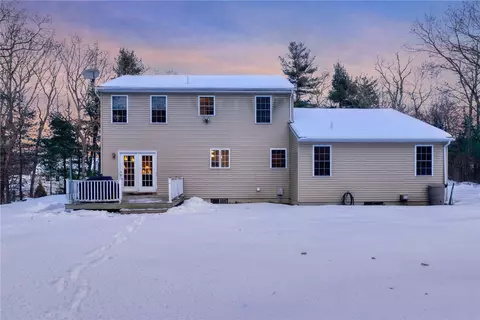 568 Eagle Peak Rd, Pascoag, RI 02859 photo 3