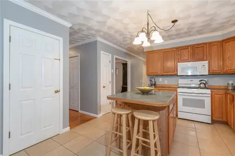 568 Eagle Peak Rd, Pascoag, RI 02859 photo 14