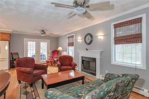 568 Eagle Peak Rd, Pascoag, RI 02859 photo 6