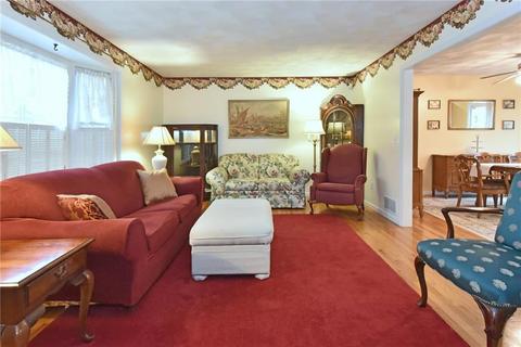 14 Ruby St, Cranston, RI 02905 photo 4