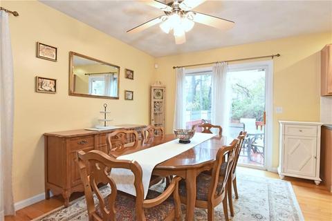 14 Ruby St, Cranston, RI 02905 photo 9