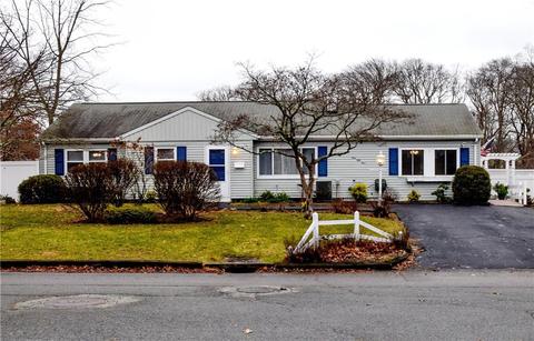 154 Wethersfield Dr, Warwick, RI 02886 photo 1