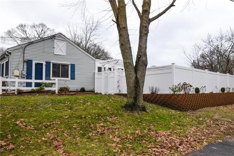 154 Wethersfield Dr, Warwick, RI 02886 photo 2