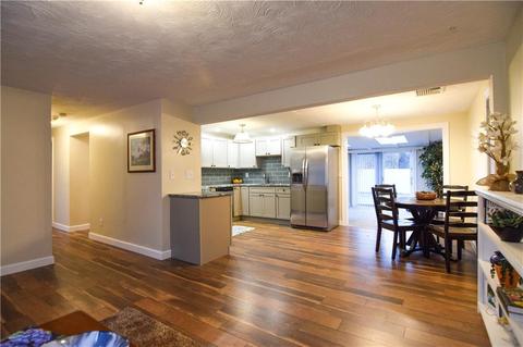 154 Wethersfield Dr, Warwick, RI 02886 photo 9
