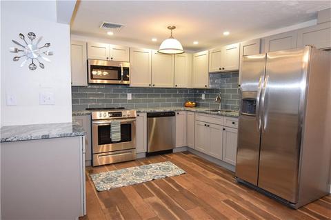 154 Wethersfield Dr, Warwick, RI 02886 photo 3