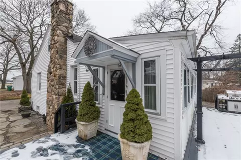 3 Hurley Ave, Warwick, RI 02889 photo 6