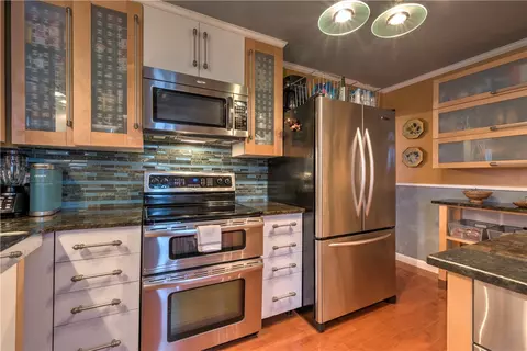 3 Hurley Ave, Warwick, RI 02889 photo 12