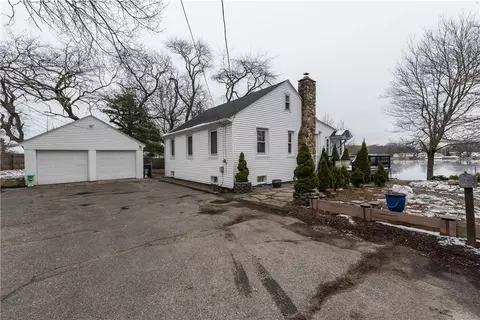 3 Hurley Ave, Warwick, RI 02889 photo 1