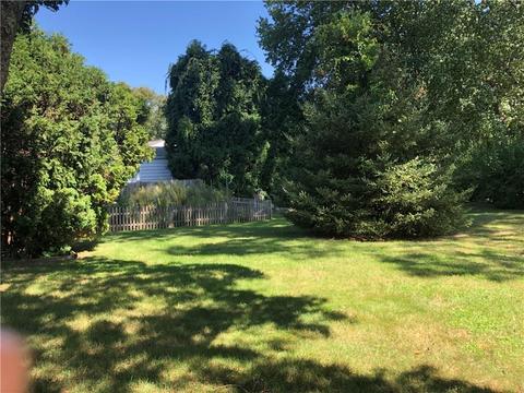16 Gilbert St, Warwick, RI 02886 photo 3