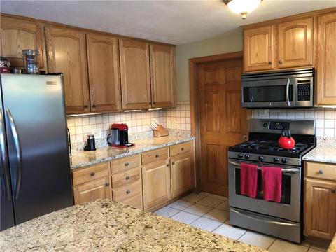 16 Gilbert St, Warwick, RI 02886 photo 9