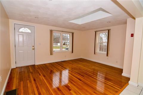 61 Euclid Ave, Warwick, RI 02889 photo 3